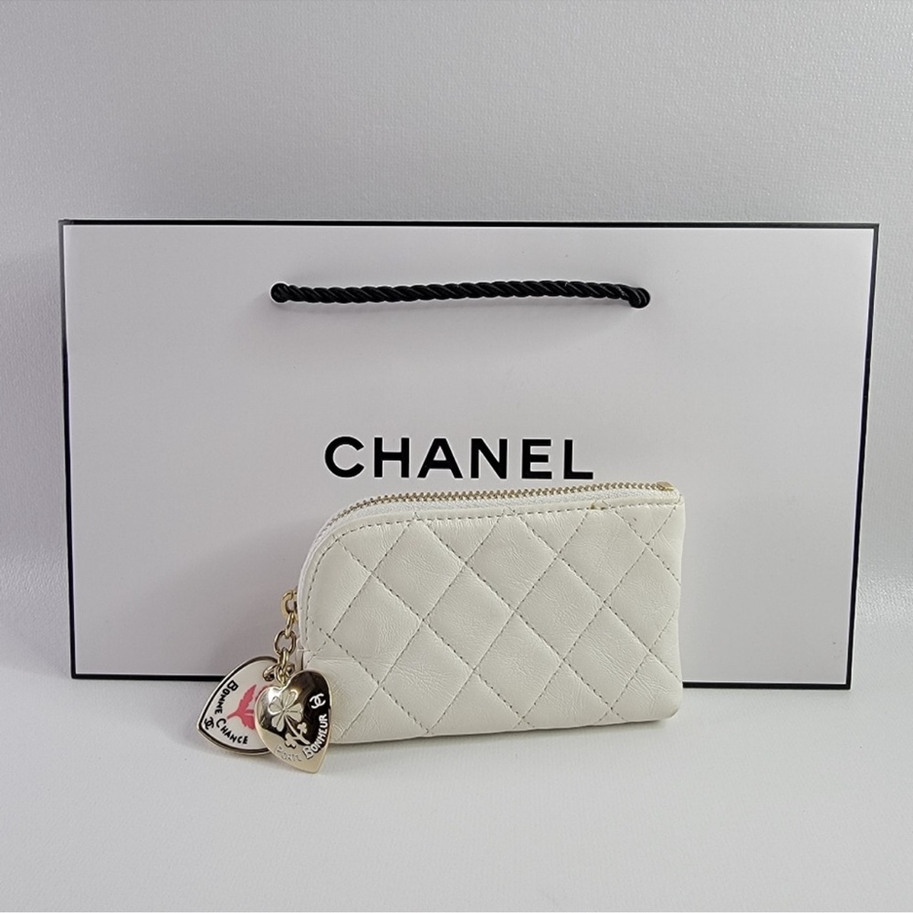 RARE CHANEL Quilted Heart Charm Leather Coin/Key Holder